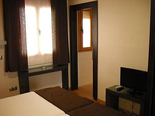 Hotel Anabel Баса