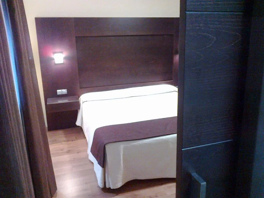 Hotel Anabel Baza 2*,